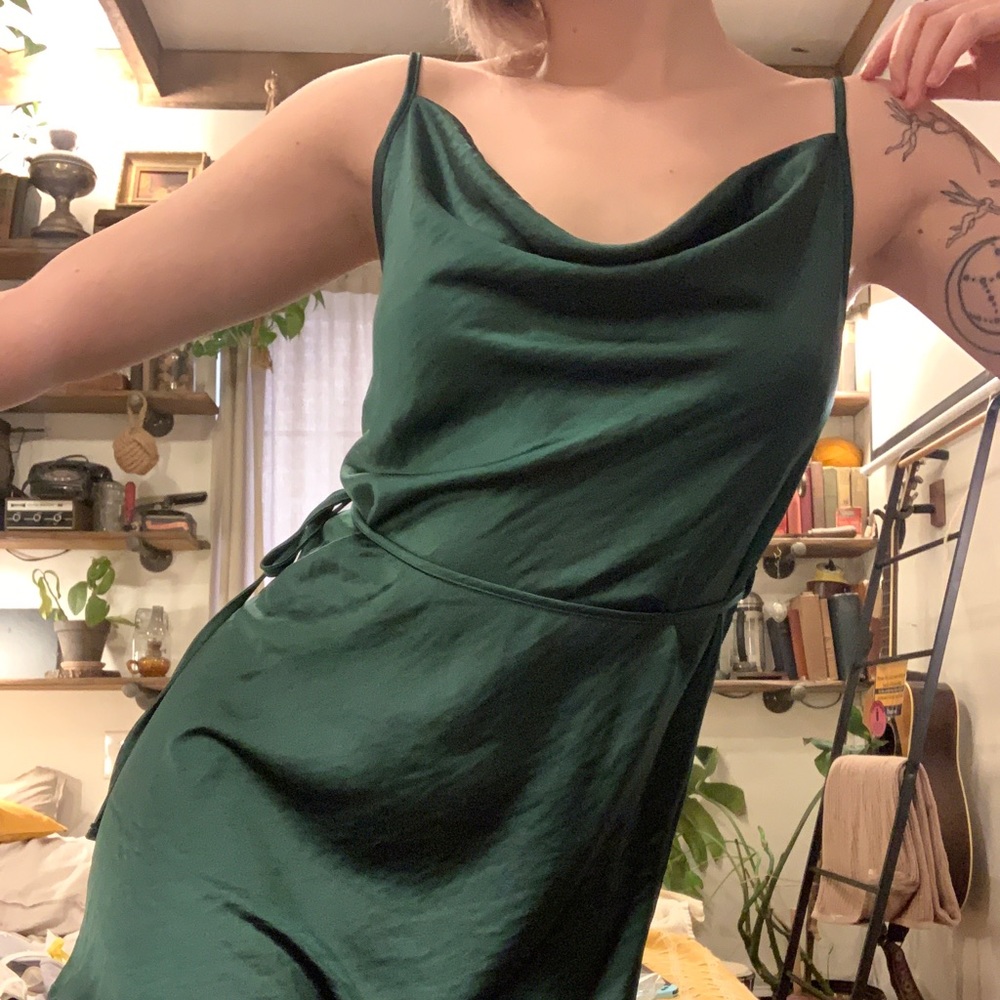 SOLD Motel Rocks Paiva Dress in Satin Forest Green - Picture 3 of 6